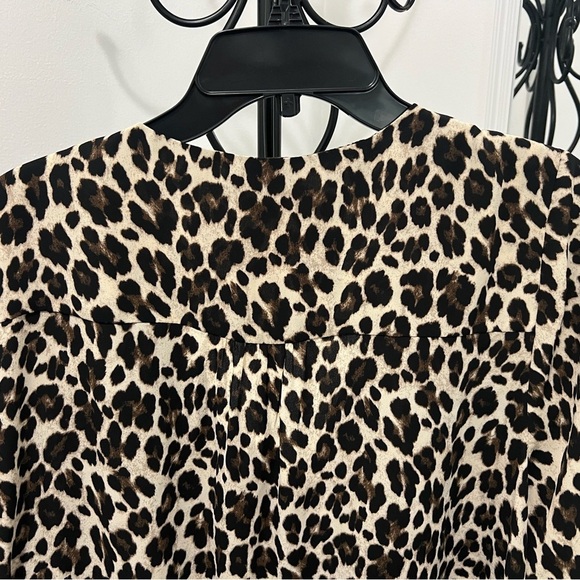 Vince Camuto Brown and Cream Bell Sleeve Blouse with Relaxed Fit - Picture 5 of 10